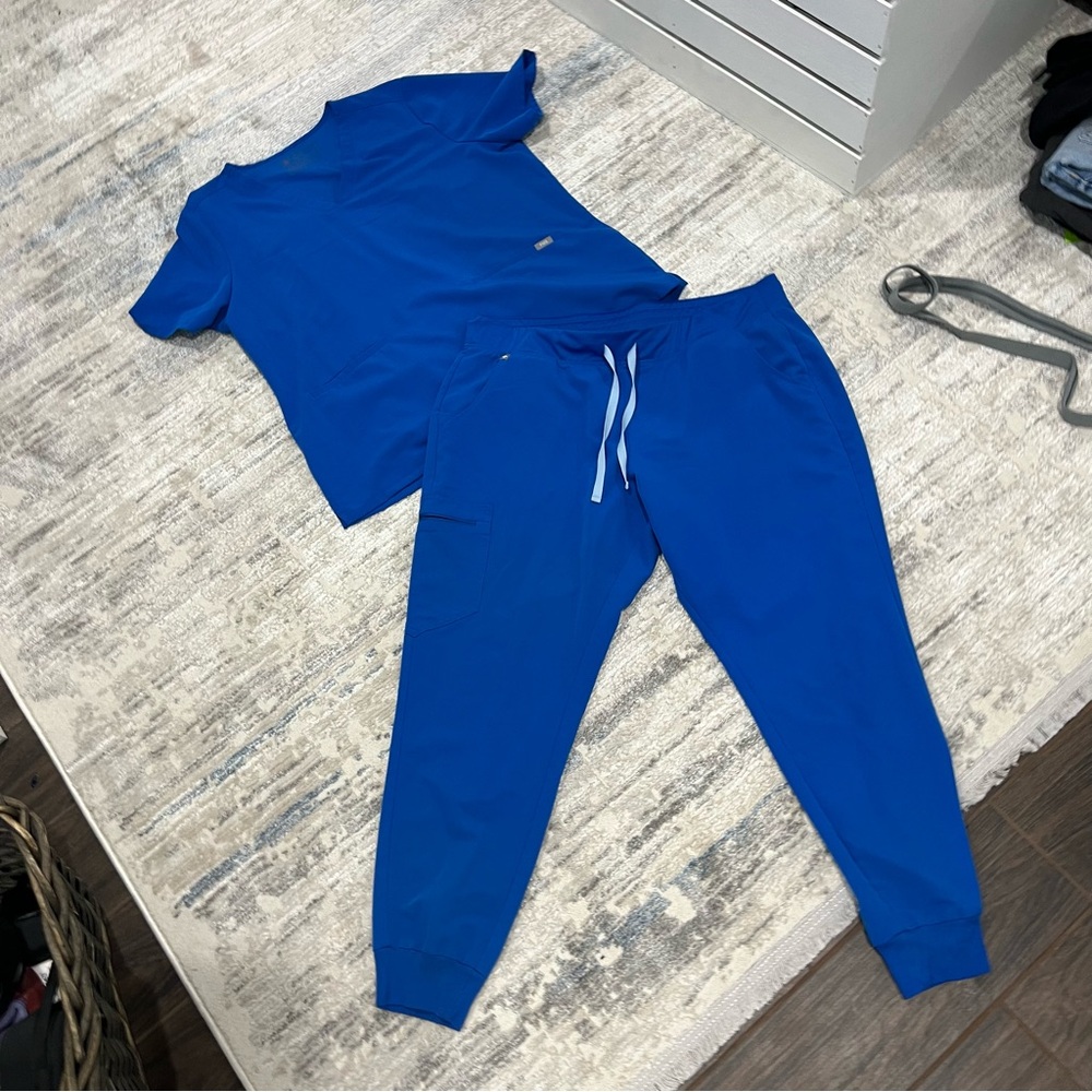 FIGS Royal Blue women’s technical collection Scrub set XXL
